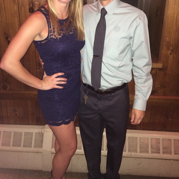 GUC Lace Body-Con Dress - Picture 2 of 3